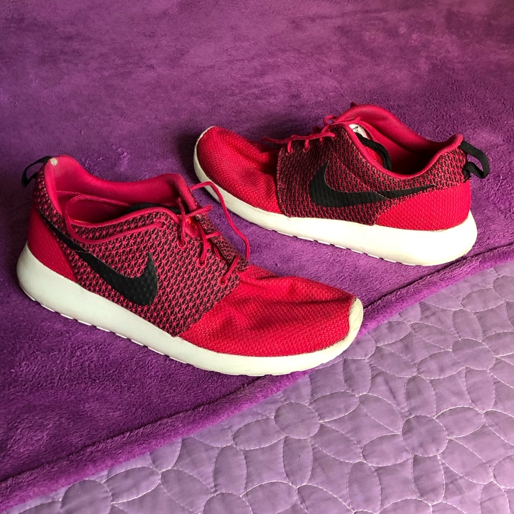 Nike Roshe Pink/Black